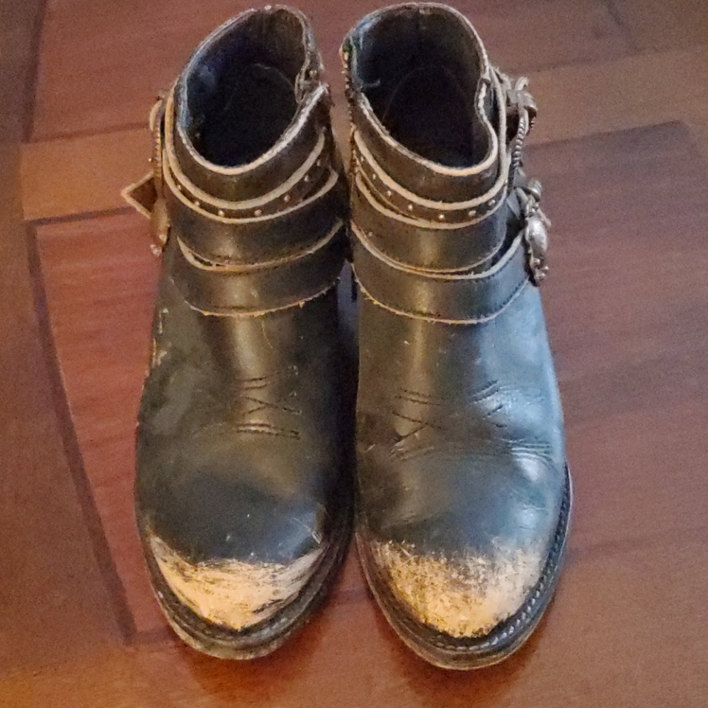 Corral ankle boots